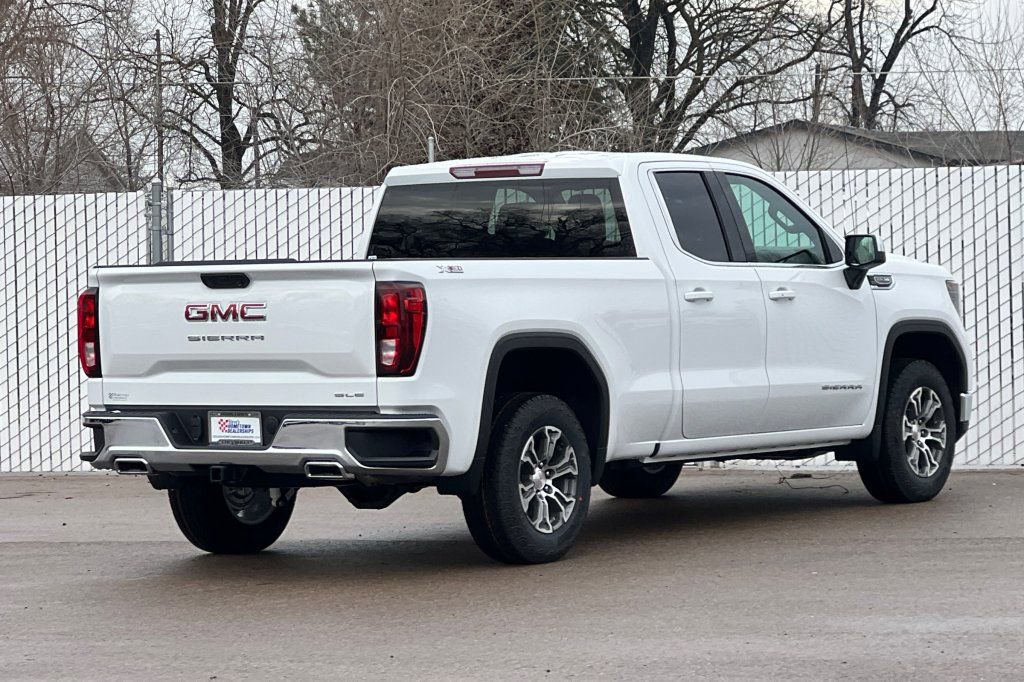 New 2026 GMC Sierra 1500 SLE w/ X31 Off-Road Package AWD/4WD image 4