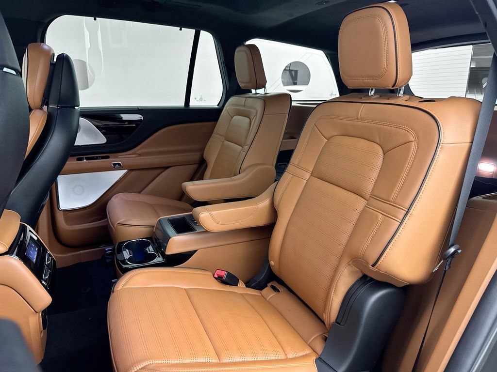 Used 2022 Lincoln Aviator Black Label AWD/4WD image 25