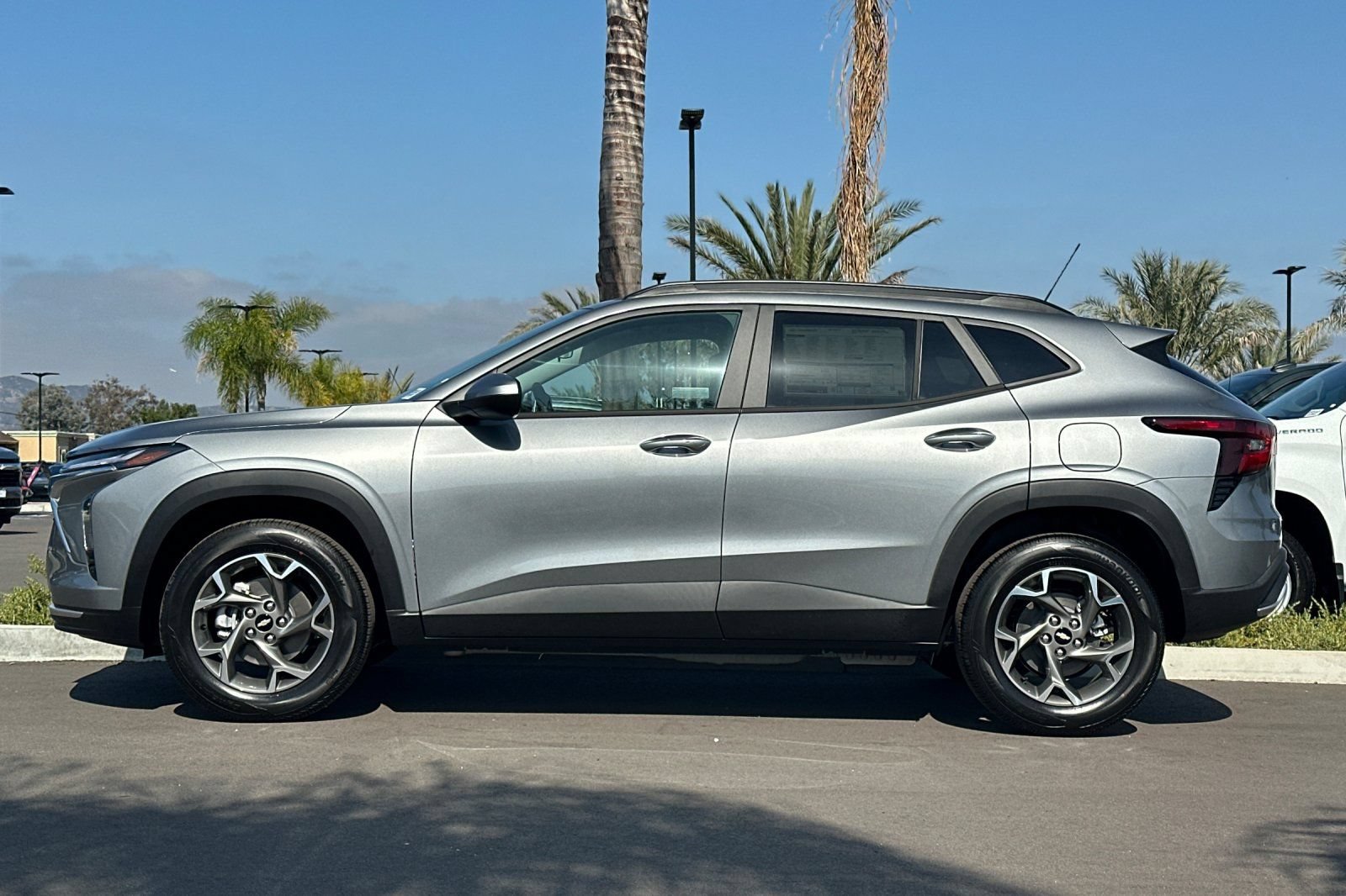 New 2026 Chevrolet Trax LT w/ Driver Confidence Package FWD image 7