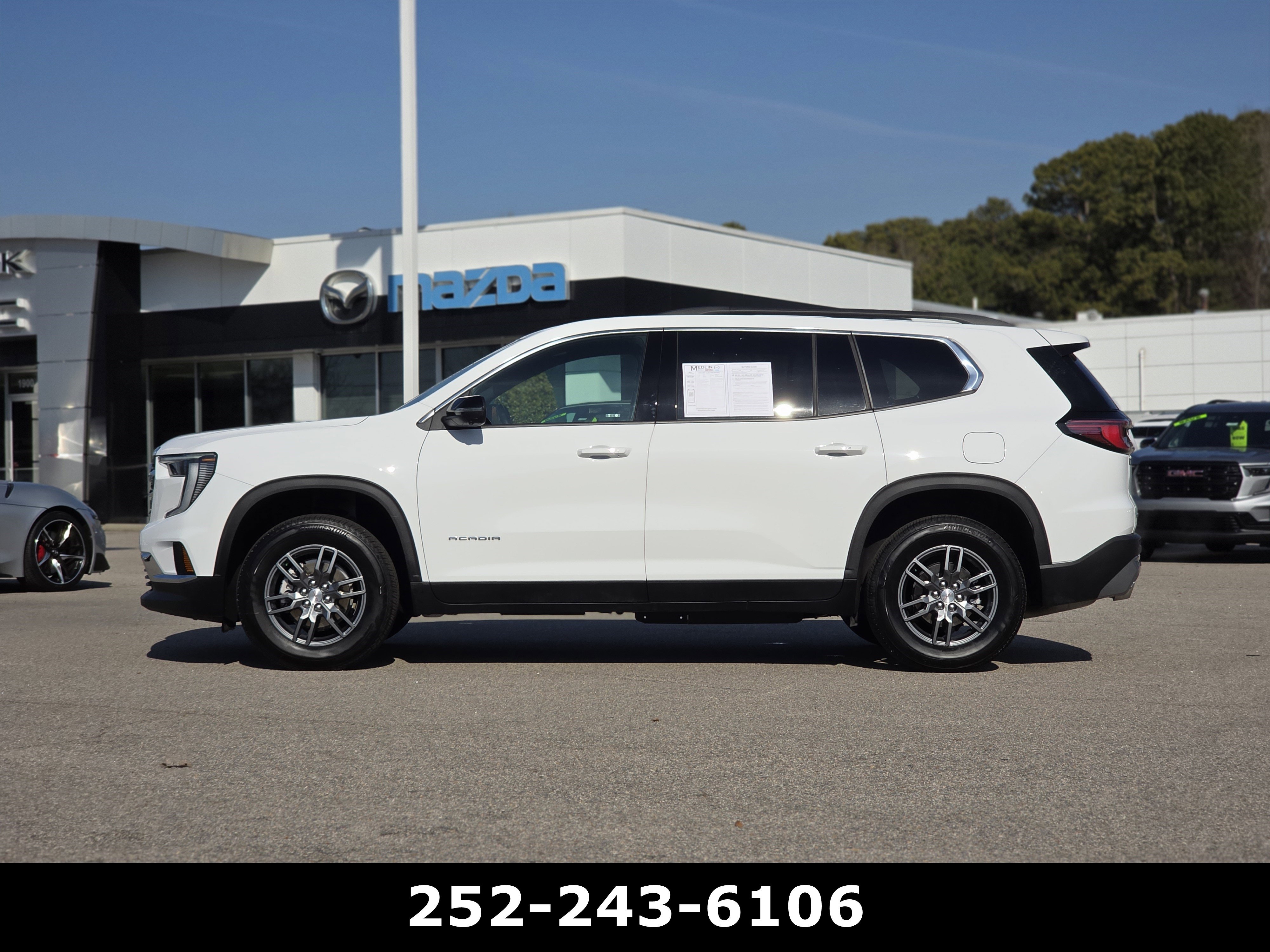 Used 2025 GMC Acadia Elevation FWD image 4