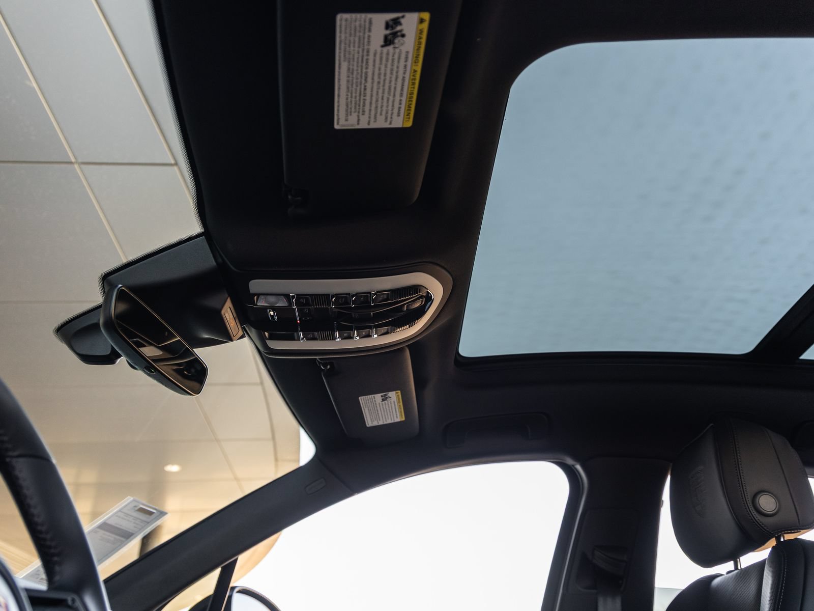 Certified 2026 Porsche Macan AWD/4WD image 24
