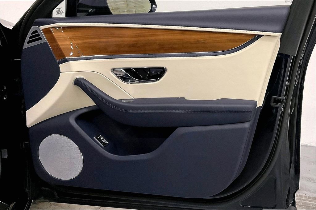 New 2026 Bentley Flying Spur Plug-In Hybrid image 32