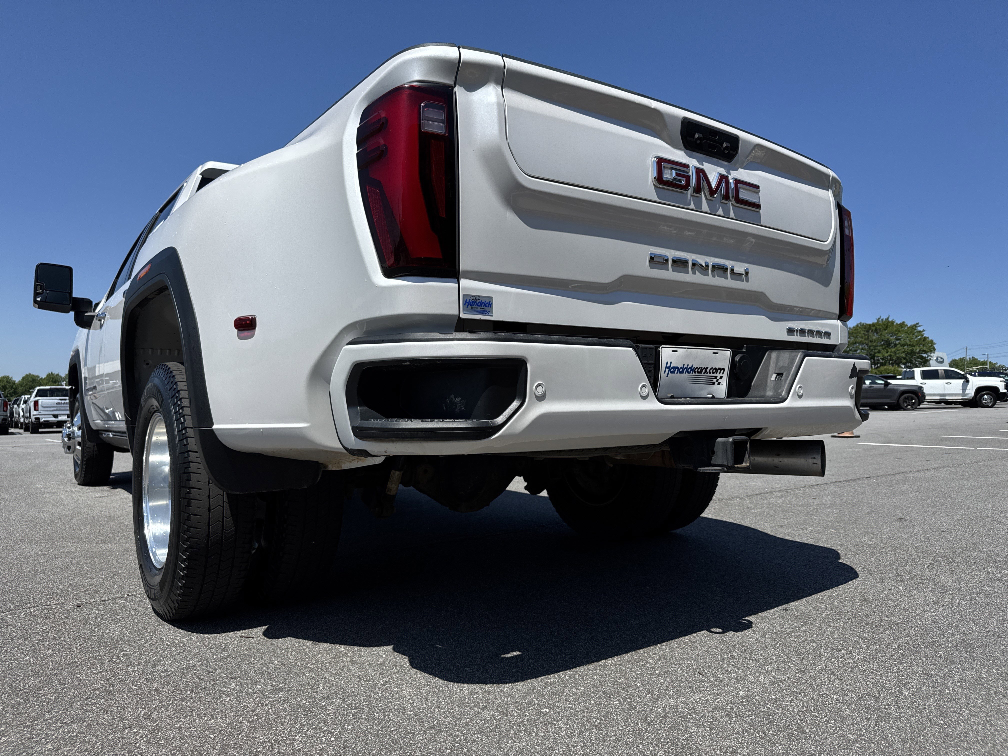 Used 2024 GMC Sierra 3500 Denali w/ Denali Reserve Package AWD/4WD image 8