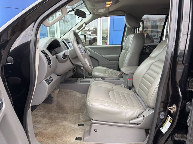 Used 2016 Nissan Frontier SV image 10