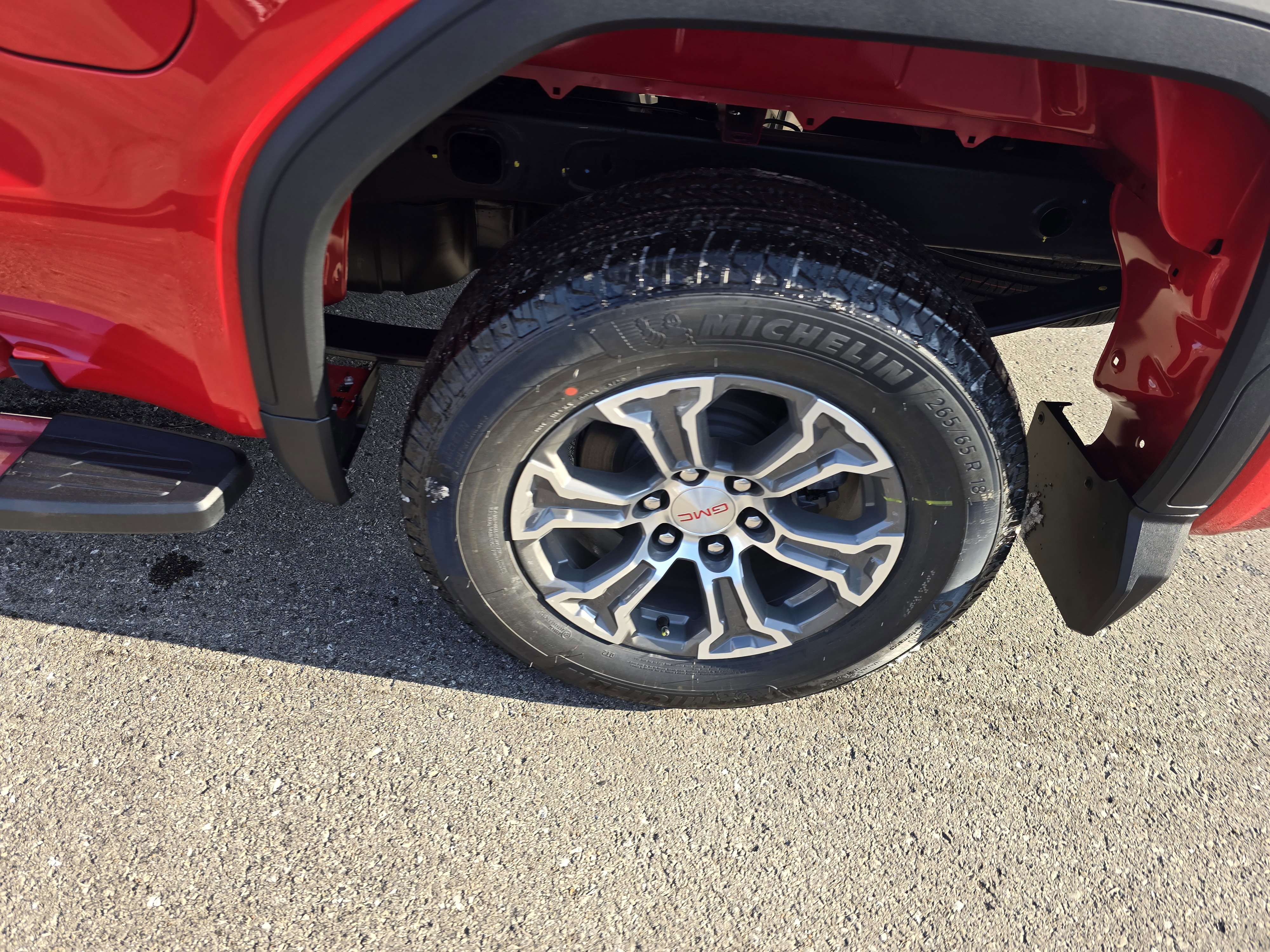 New 2026 GMC Sierra 1500 SLE image 10