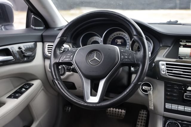 Used 2014 Mercedes-Benz CLS 550 4MATIC image 32