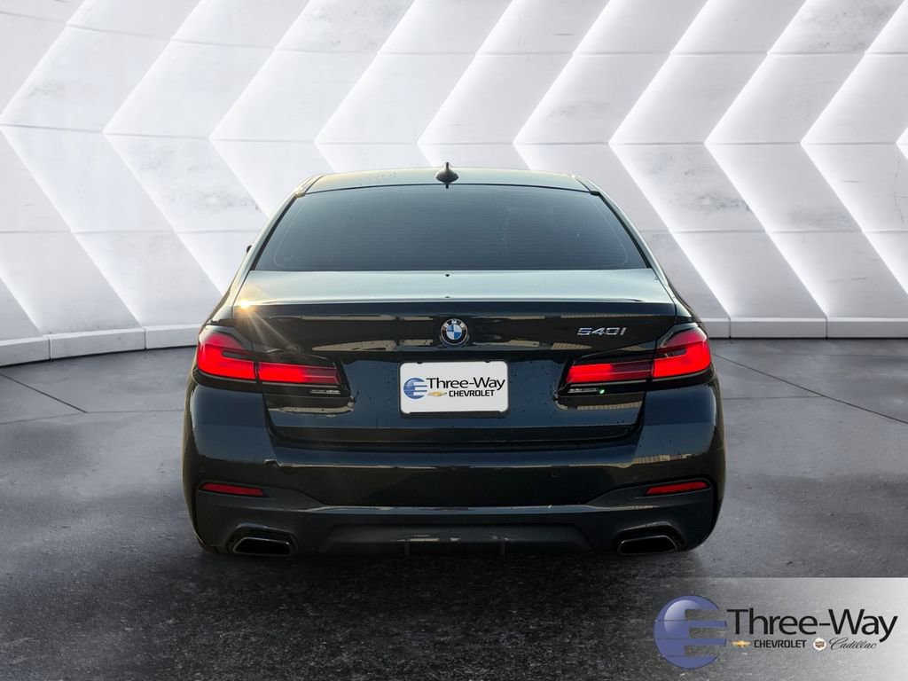 Used 2022 BMW 540i w/ M Sport Package image 4