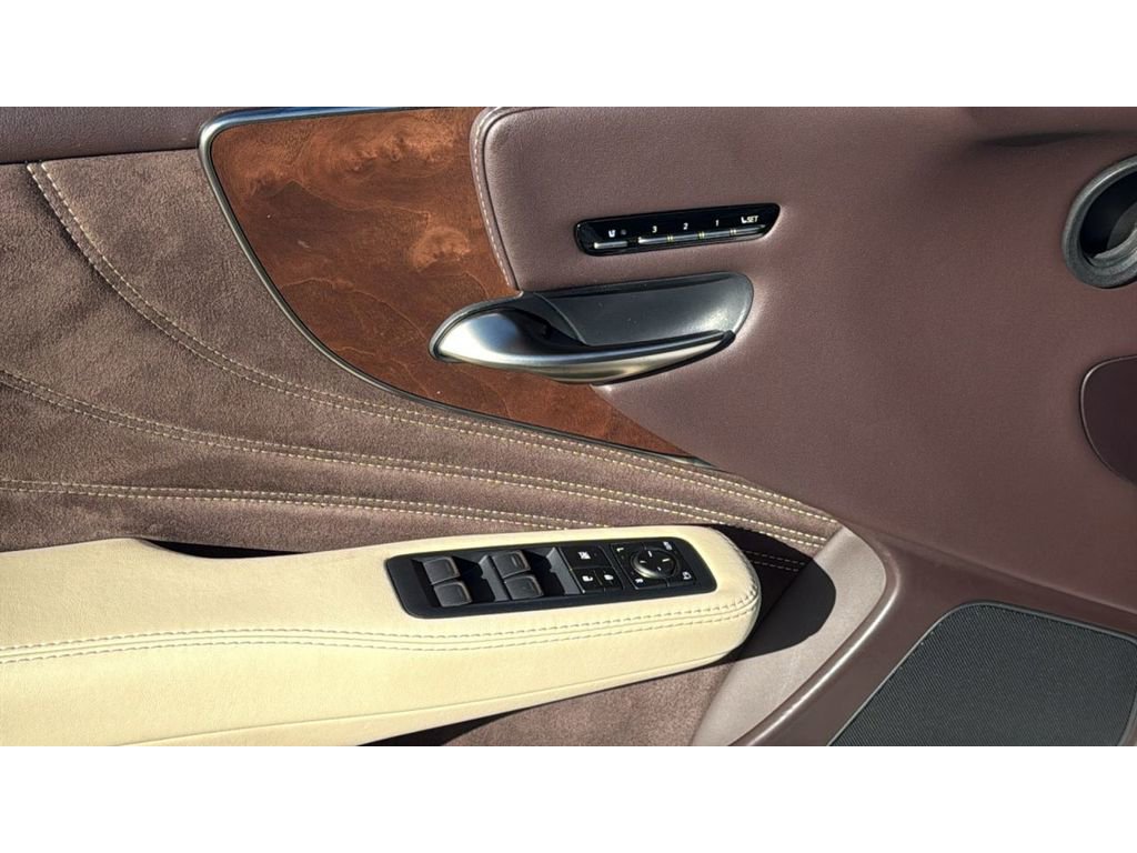 Used 2019 Lexus LS 500 AWD w/ Accessory Package (Z2) image 10