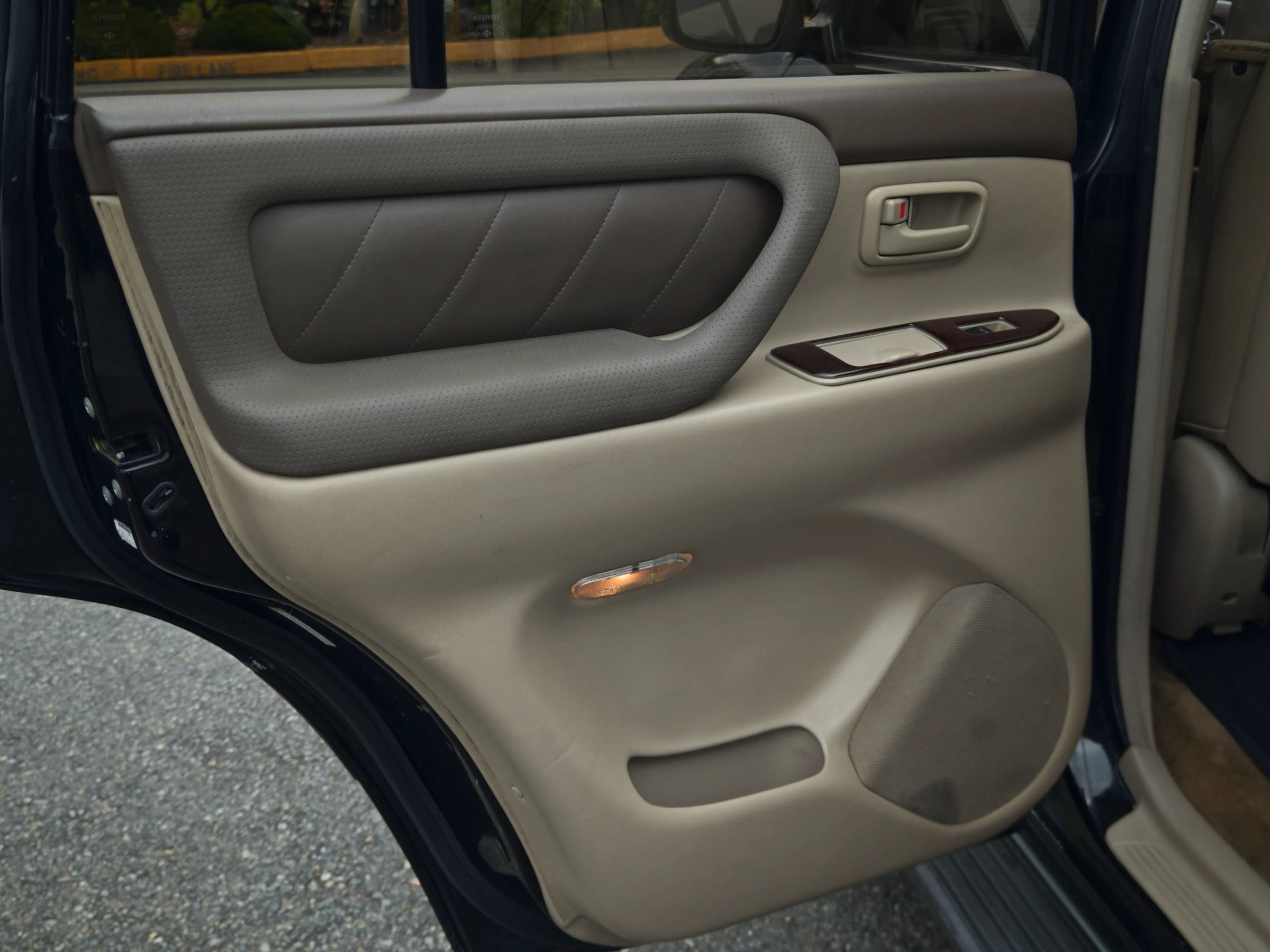 Used 2002 Toyota Land Cruiser AWD/4WD image 42