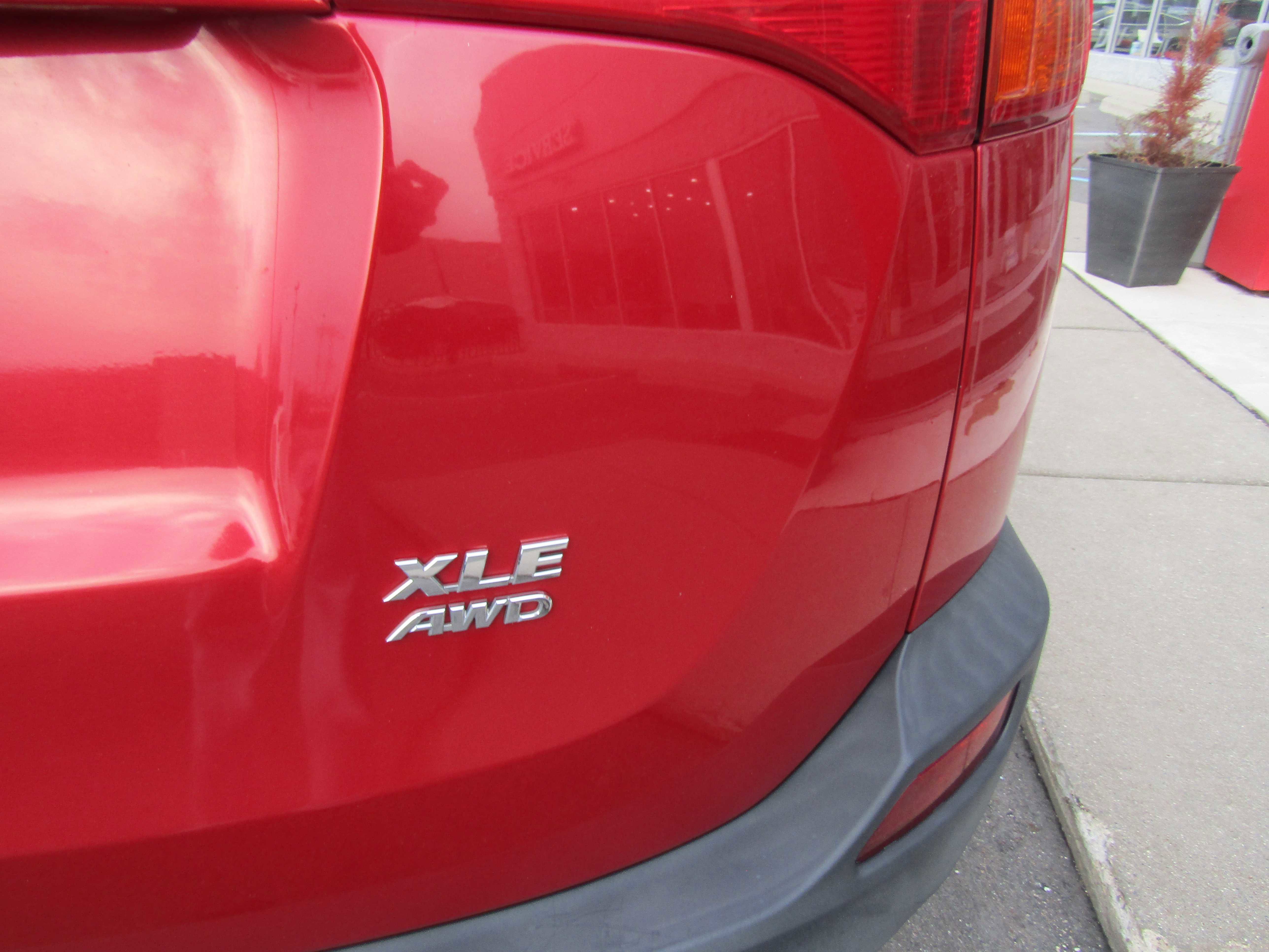 Used 2014 Toyota RAV4 XLE AWD/4WD image 7
