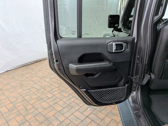 Used 2018 Jeep Wrangler Unlimited Sahara image 18