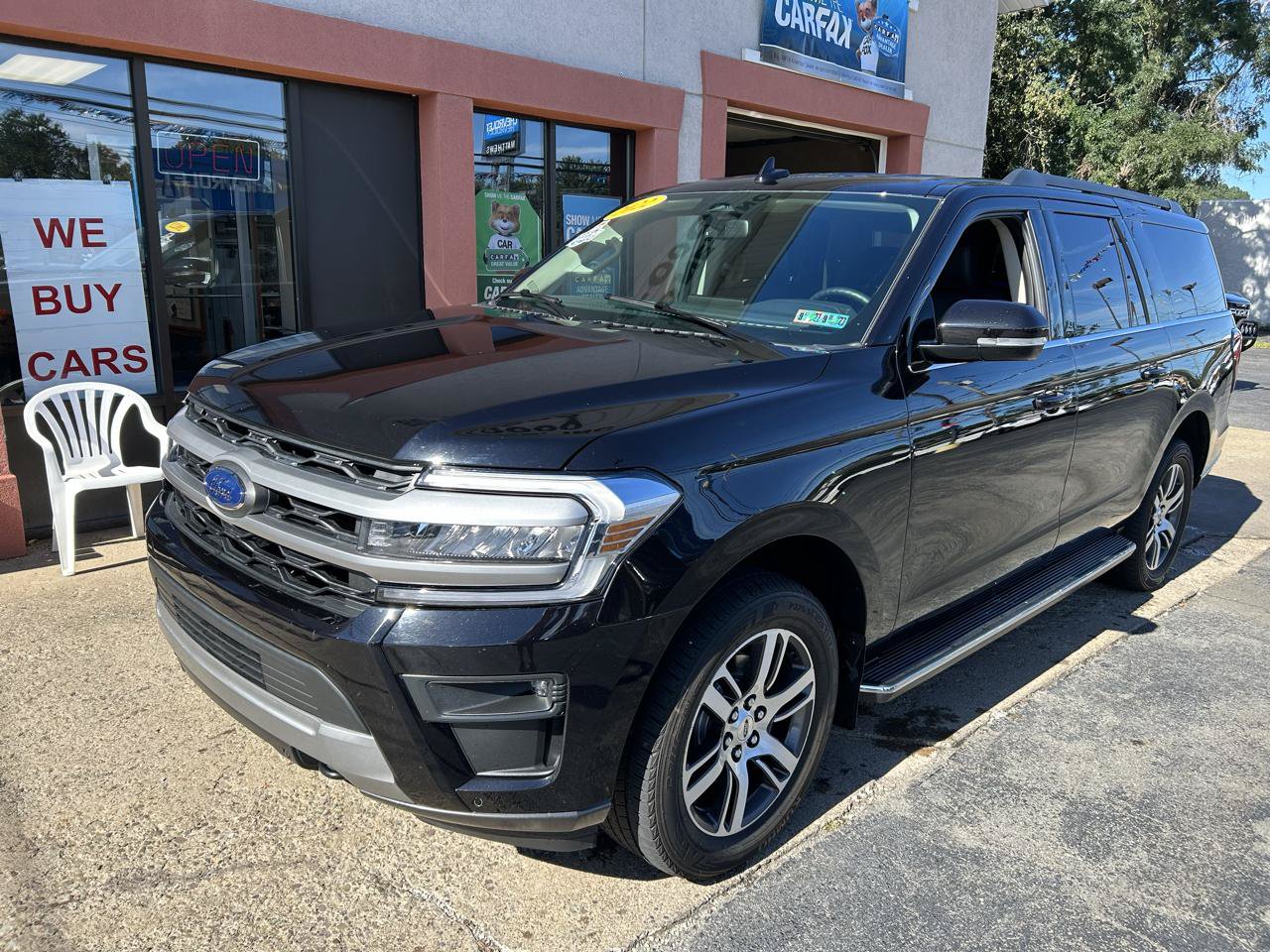 Used 2022 Ford Expedition Max XLT AWD/4WD image 2