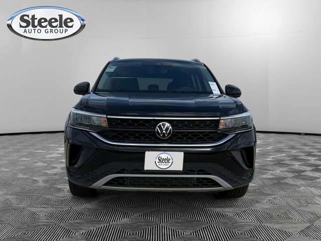 New 2024 Volkswagen Taos SE image 8