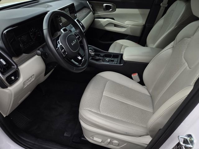 Used 2022 Kia Sorento EX w/ Panoramic Sunroof Package image 22