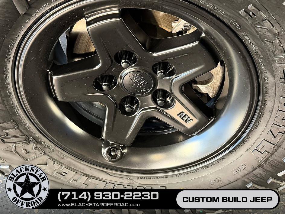 Used 2025 Jeep Gladiator Sport AWD/4WD image 25