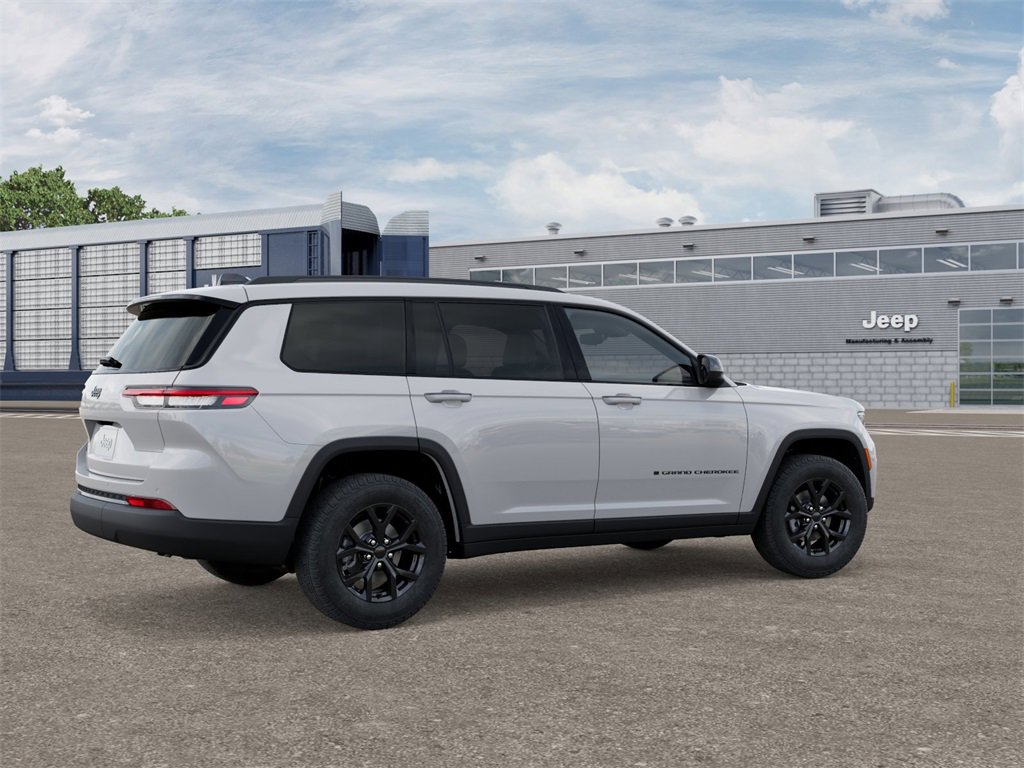 New 2025 Jeep Grand Cherokee L Altitude image 4