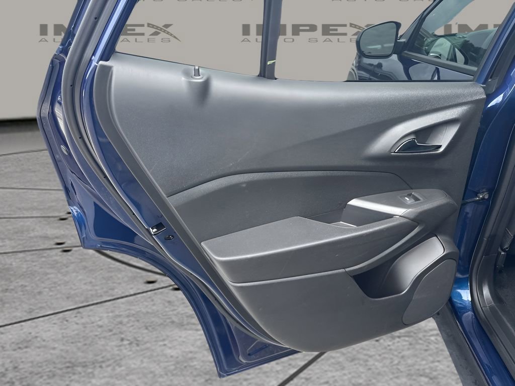 Used 2024 Chevrolet Trax LT FWD image 24