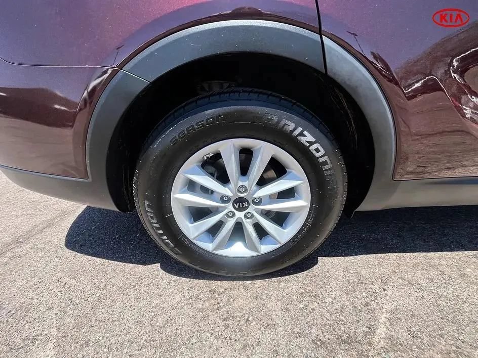 Used 2019 Kia Sorento FWD V6 image 22