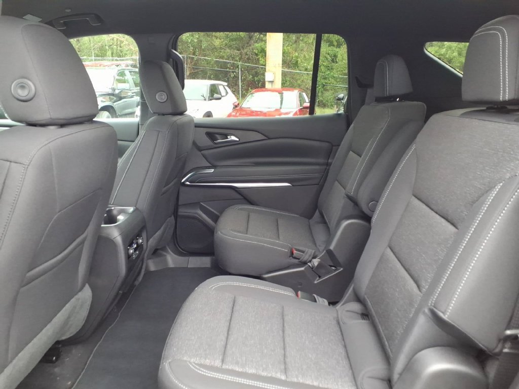 New 2027 Chevrolet Traverse LT FWD image 16