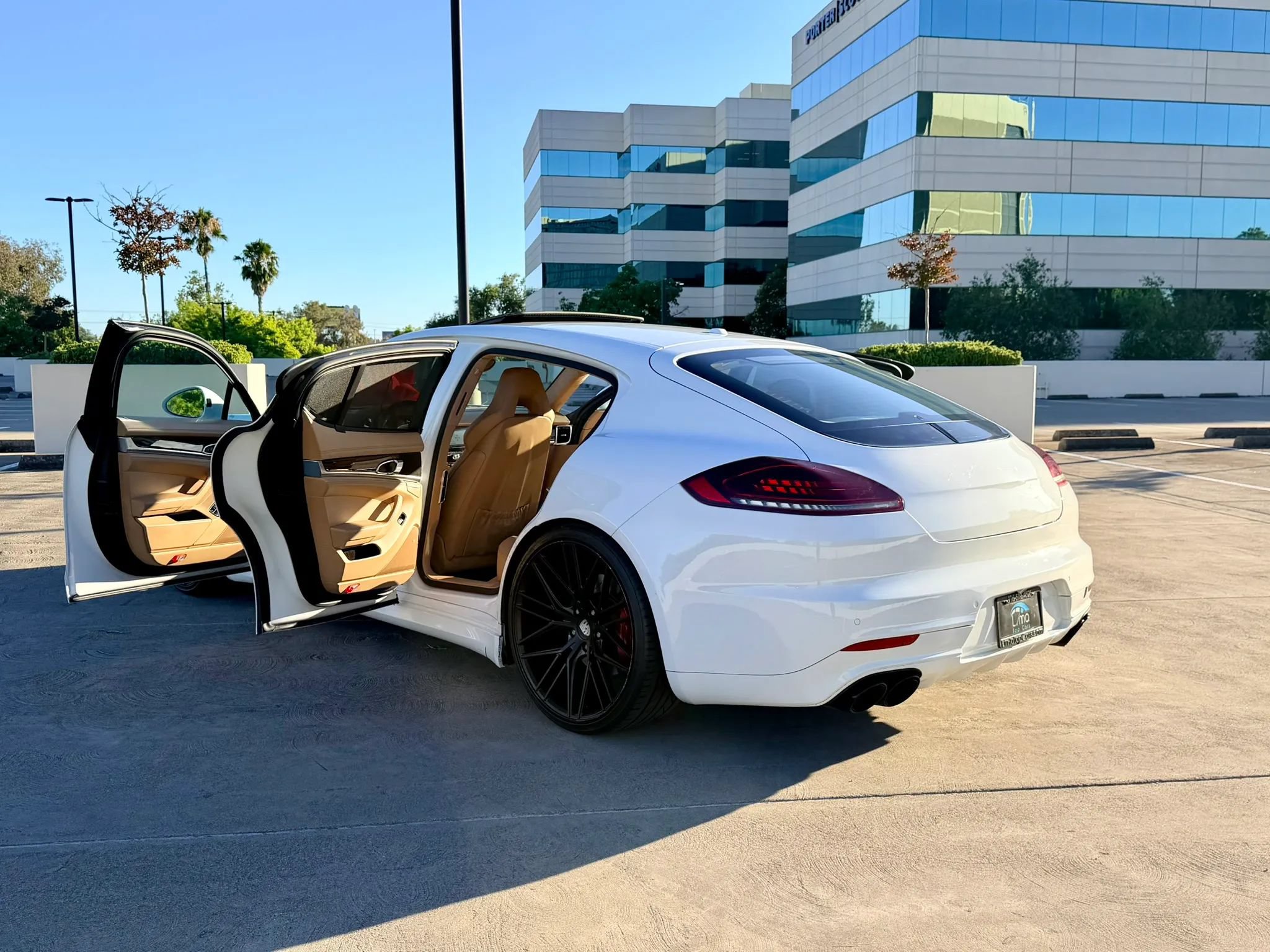 Used 2015 Porsche Panamera GTS AWD/4WD image 85