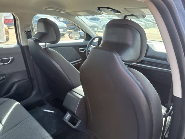 Used 2025 Kia K4 LXS image 40