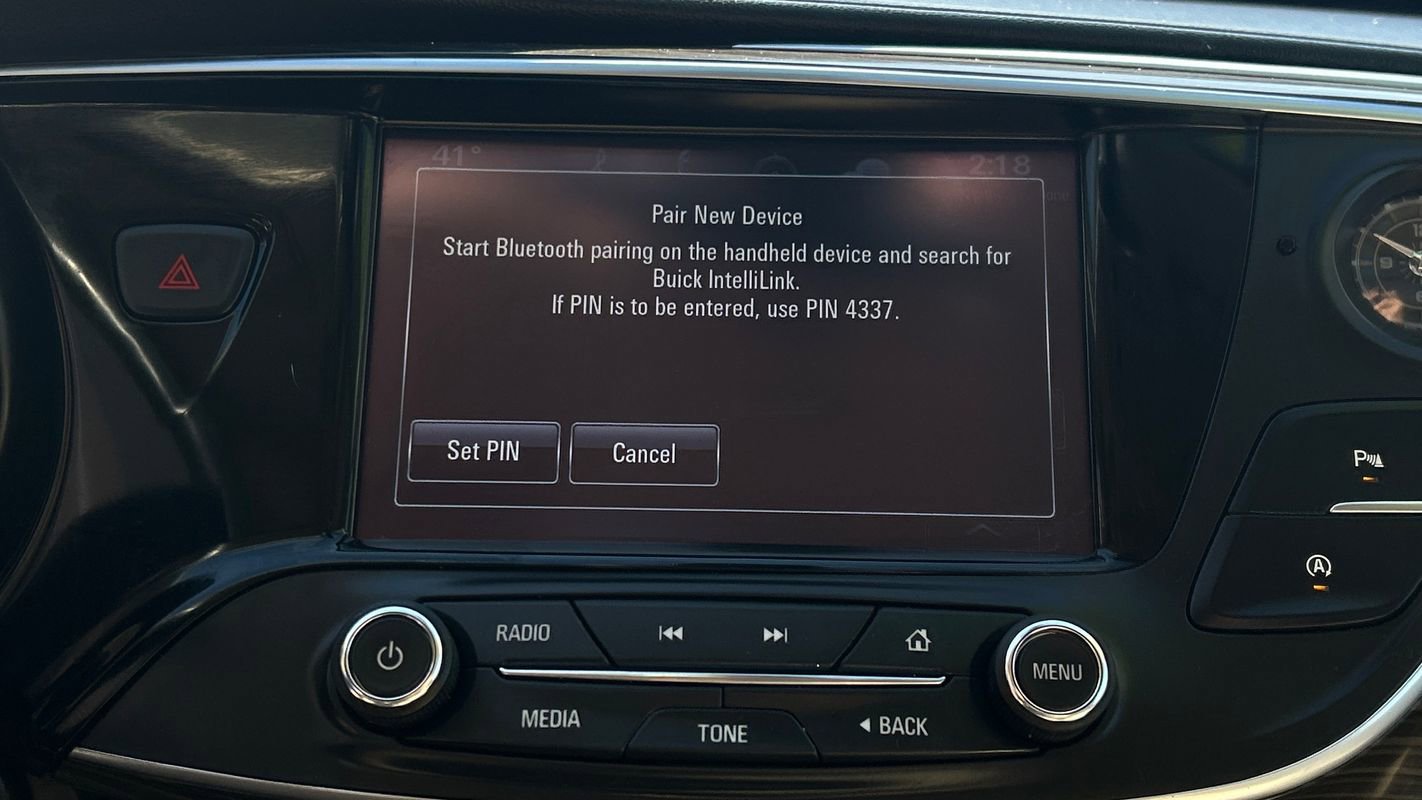 Used 2020 Buick Envision Essence image 38