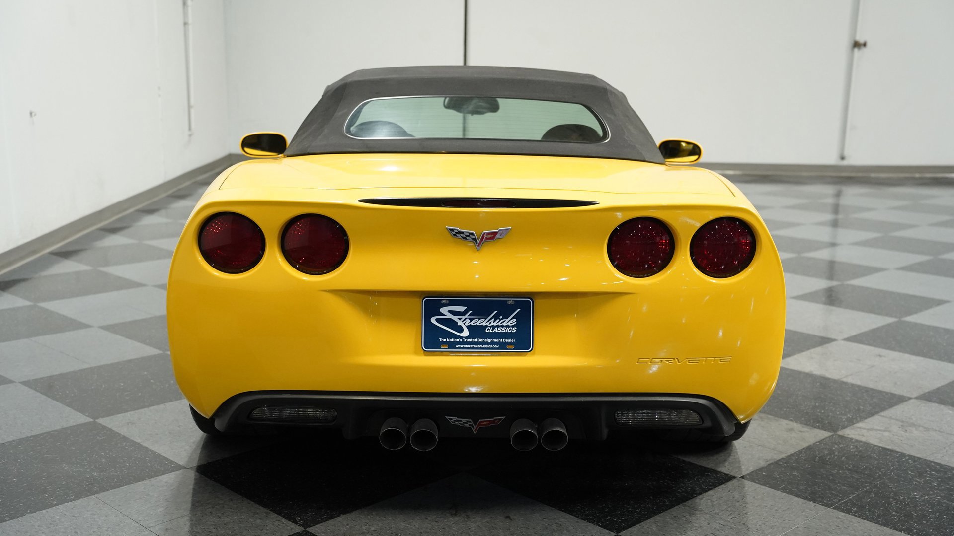 Used 2005 Chevrolet Corvette Convertible w/ Performance Handling Package image 9