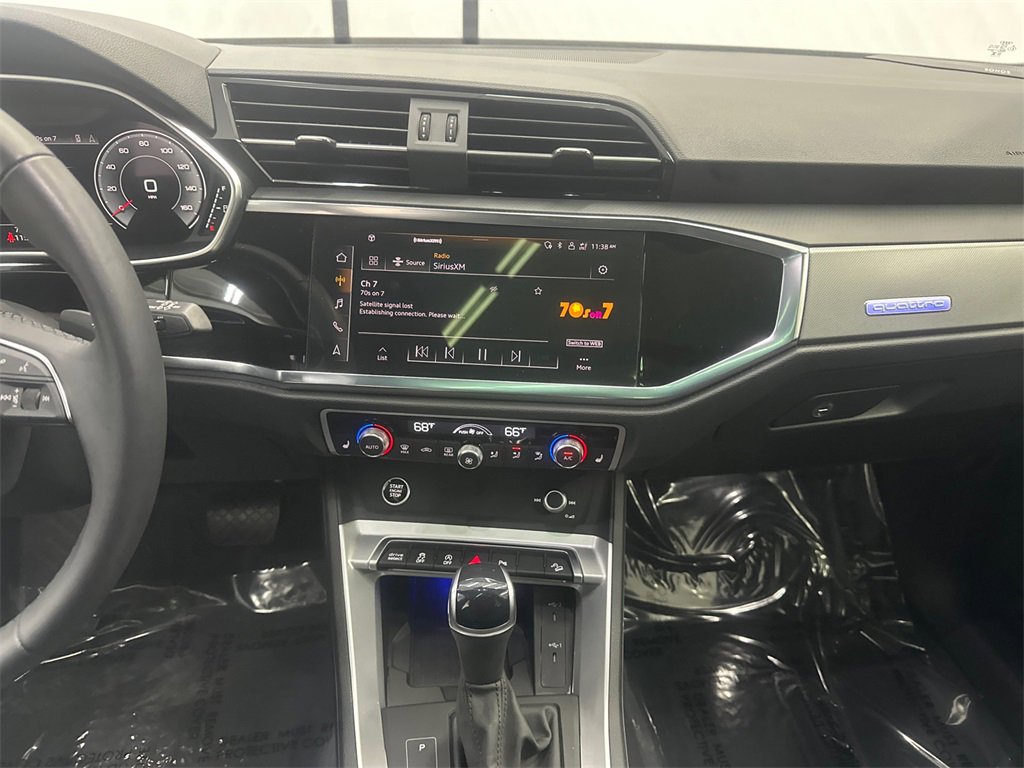 Used 2024 Audi Q3 2.0T Premium Plus image 31