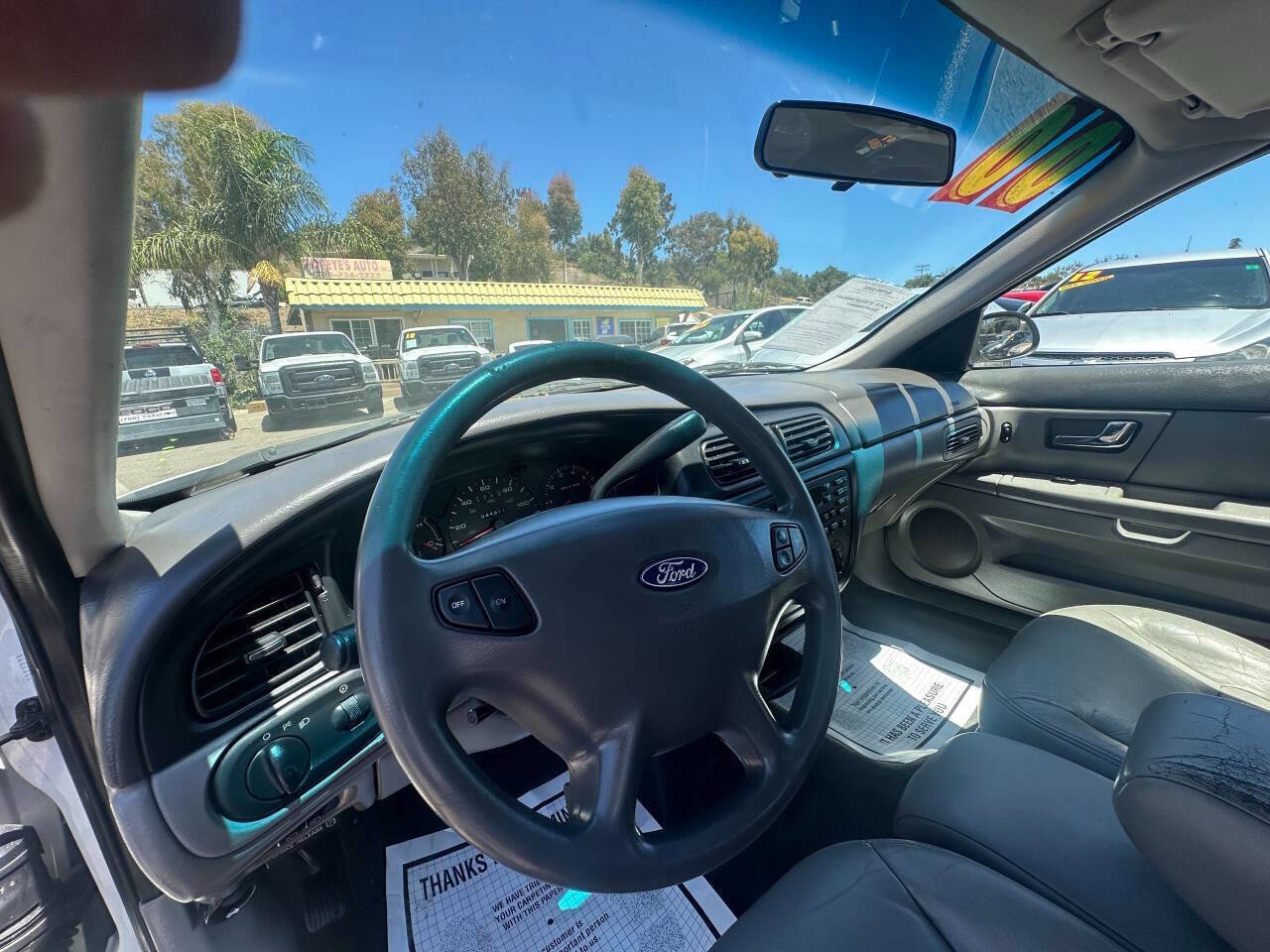 Used 2000 Ford Taurus SE image 8