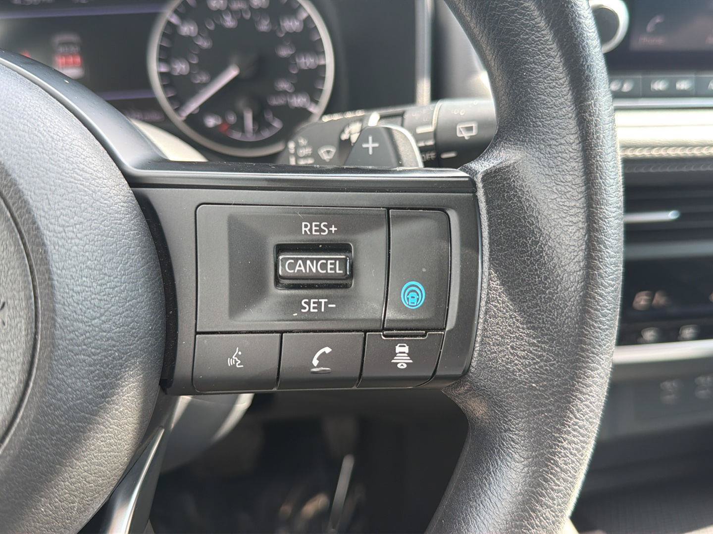 Used 2024 Nissan Rogue SV AWD/4WD image 21