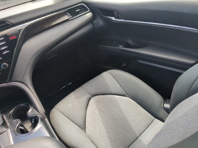 Used 2019 Toyota Camry LE FWD image 18