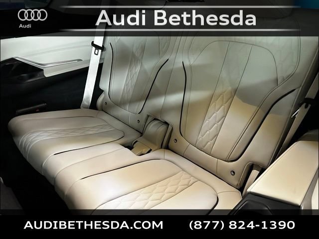 Used 2024 BMW X7 xDrive40i w/ Executive Package AWD/4WD image 33