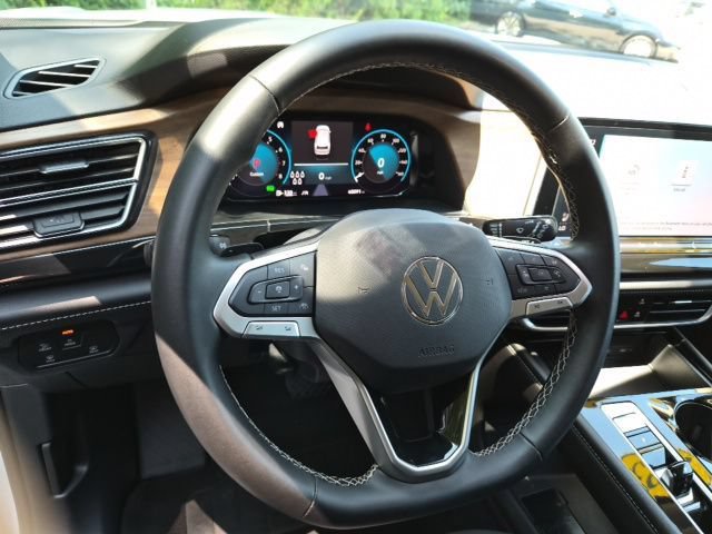 Used 2025 Volkswagen Atlas SE AWD/4WD image 18