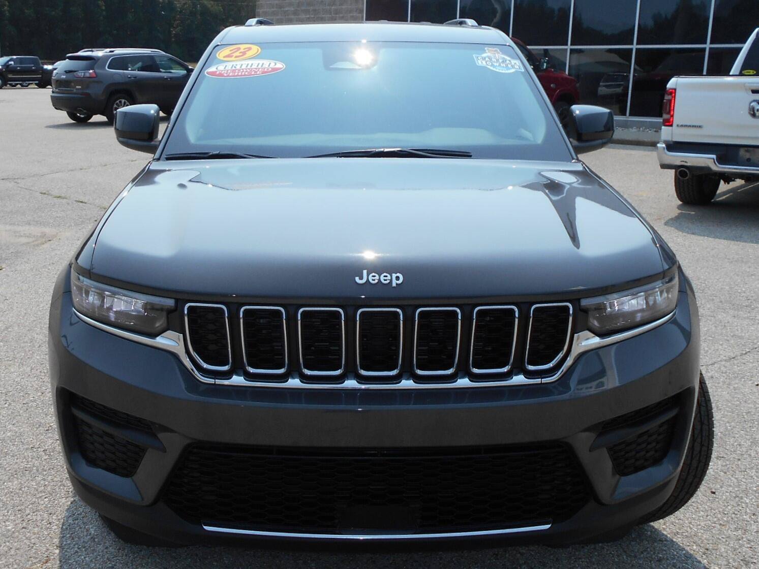 Certified 2023 Jeep Grand Cherokee Laredo w/ Luxury Tech Group I AWD/4WD image 25