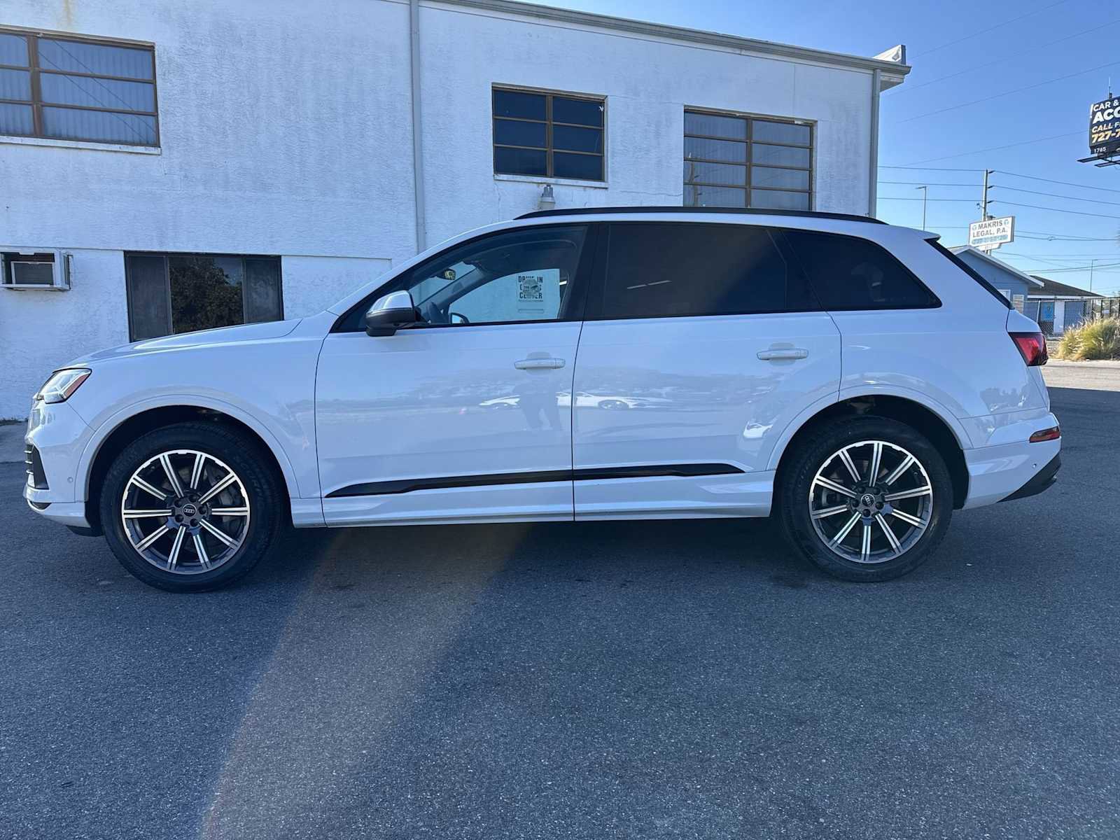 Used 2023 Audi Q7 2.0T Premium Plus w/ Premium Plus Package image 3