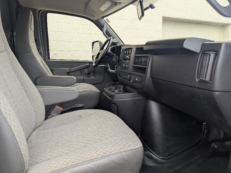 Used 2023 Chevrolet Express 4500 w/ Power Convenience Package RWD image 29