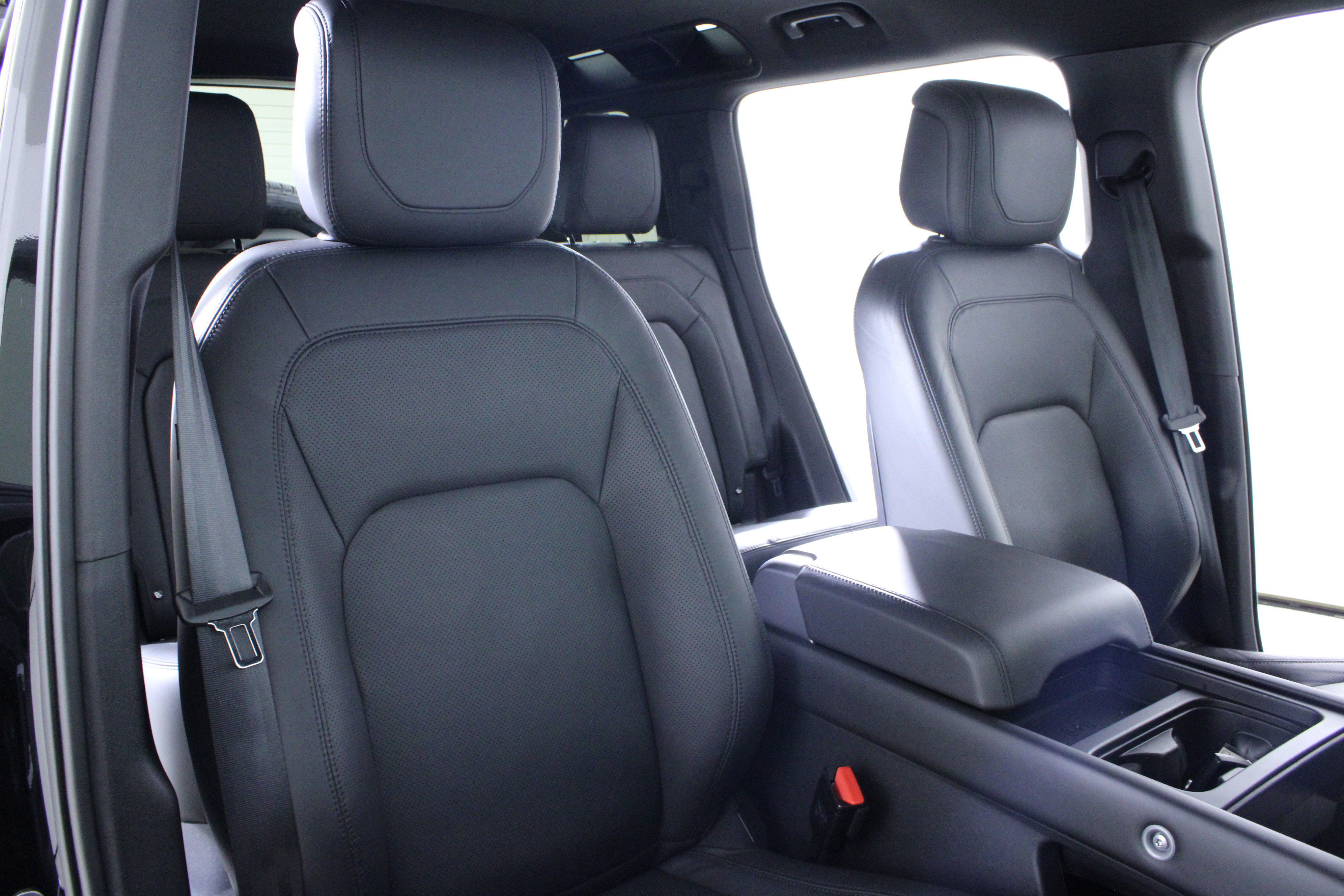 Used 2024 Land Rover Defender 110 S image 17