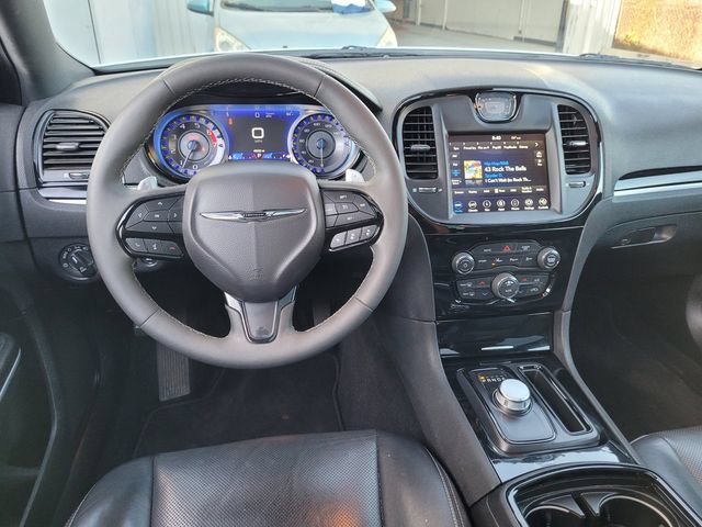 Used 2023 Chrysler 300 S w/ Comfort Group RWD image 19