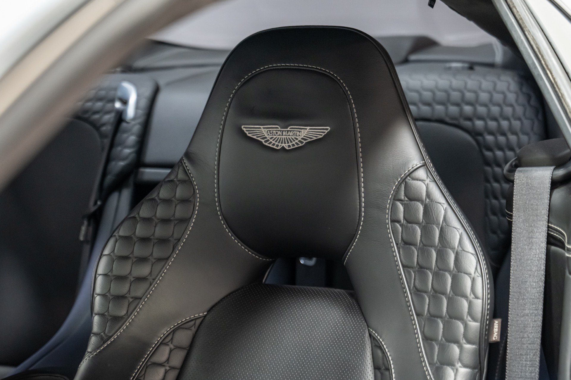 Used 2014 Aston Martin Vanquish Coupe RWD image 25
