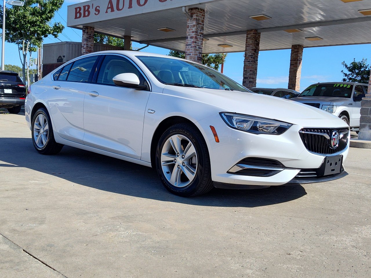 Used 2019 Buick Regal Preferred image 7