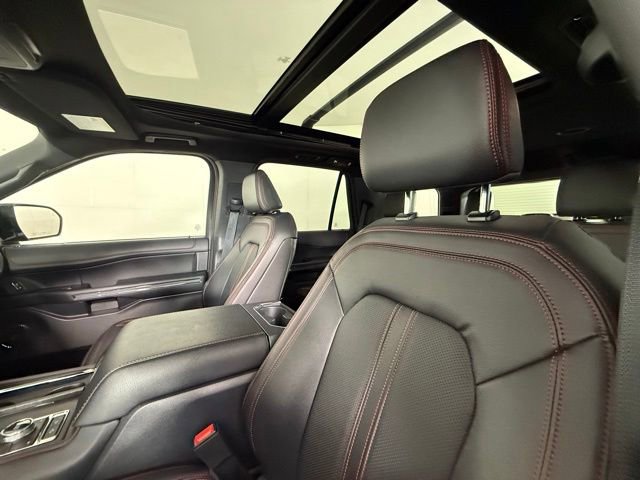 Used 2023 Ford Expedition Limited AWD/4WD image 5