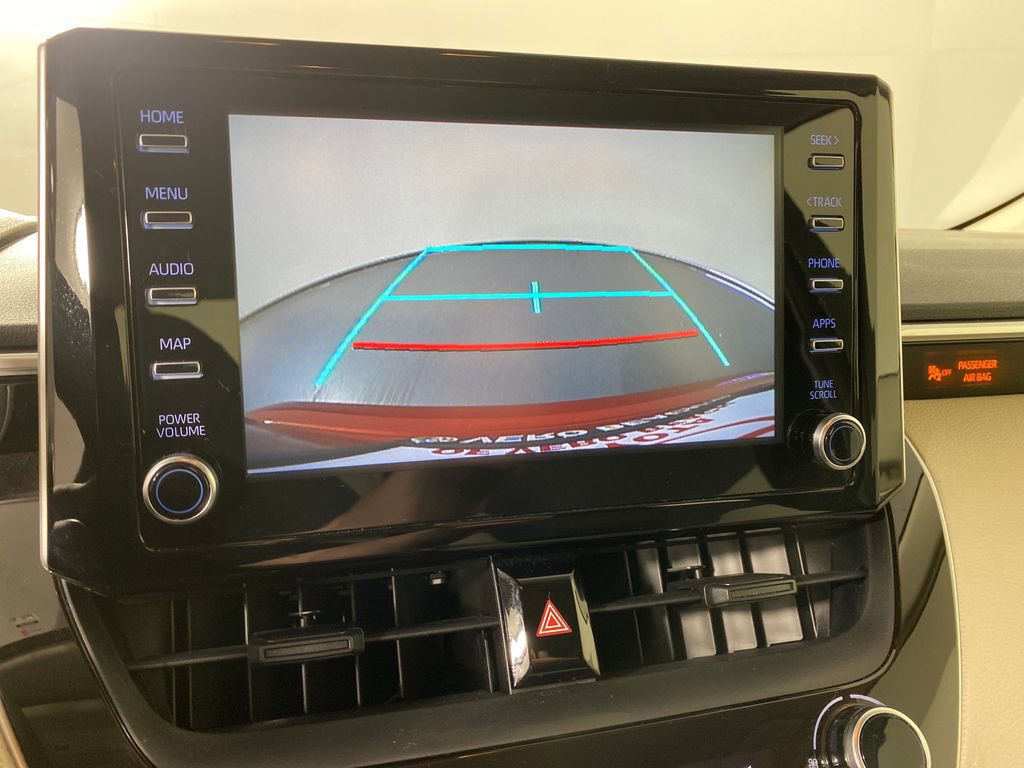 Used 2020 Toyota Corolla LE image 18