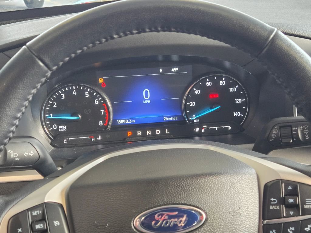 Used 2022 Ford Explorer XLT w/ Equipment Group 202A image 17