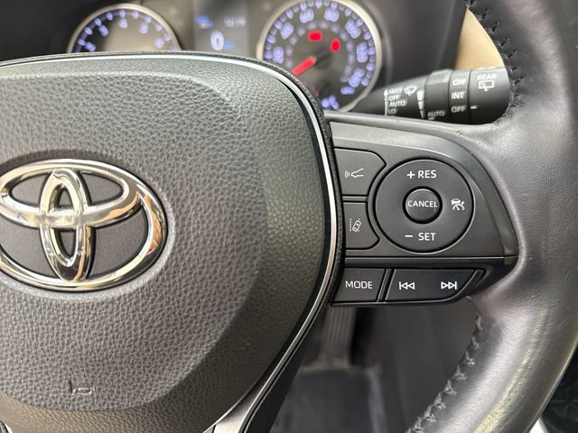 Used 2019 Toyota RAV4 XLE Premium w/ Cold Weather Package AWD/4WD image 13