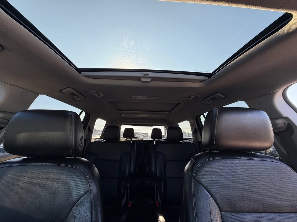 Used 2020 GMC Acadia SLT w/ Trailering Package FWD image 18