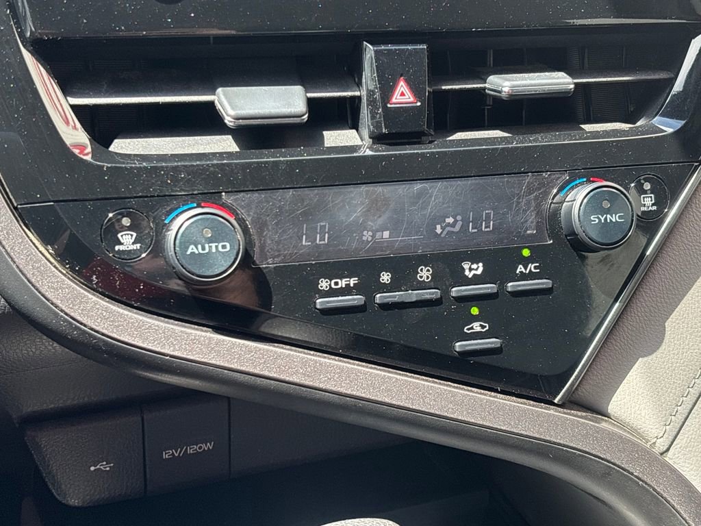 Used 2022 Toyota Camry LE image 14