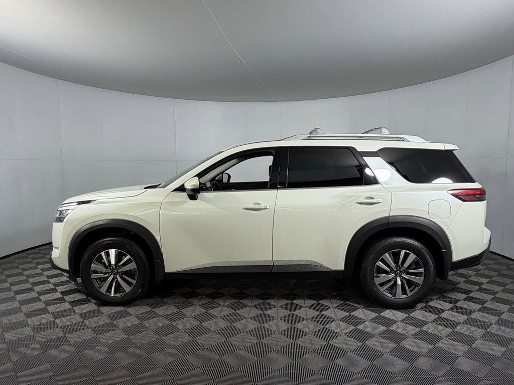 Used 2024 Nissan Pathfinder SL image 9