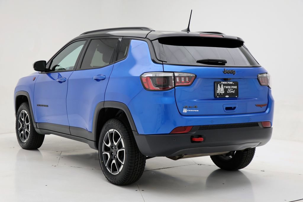Used 2025 Jeep Compass Trailhawk AWD/4WD image 6