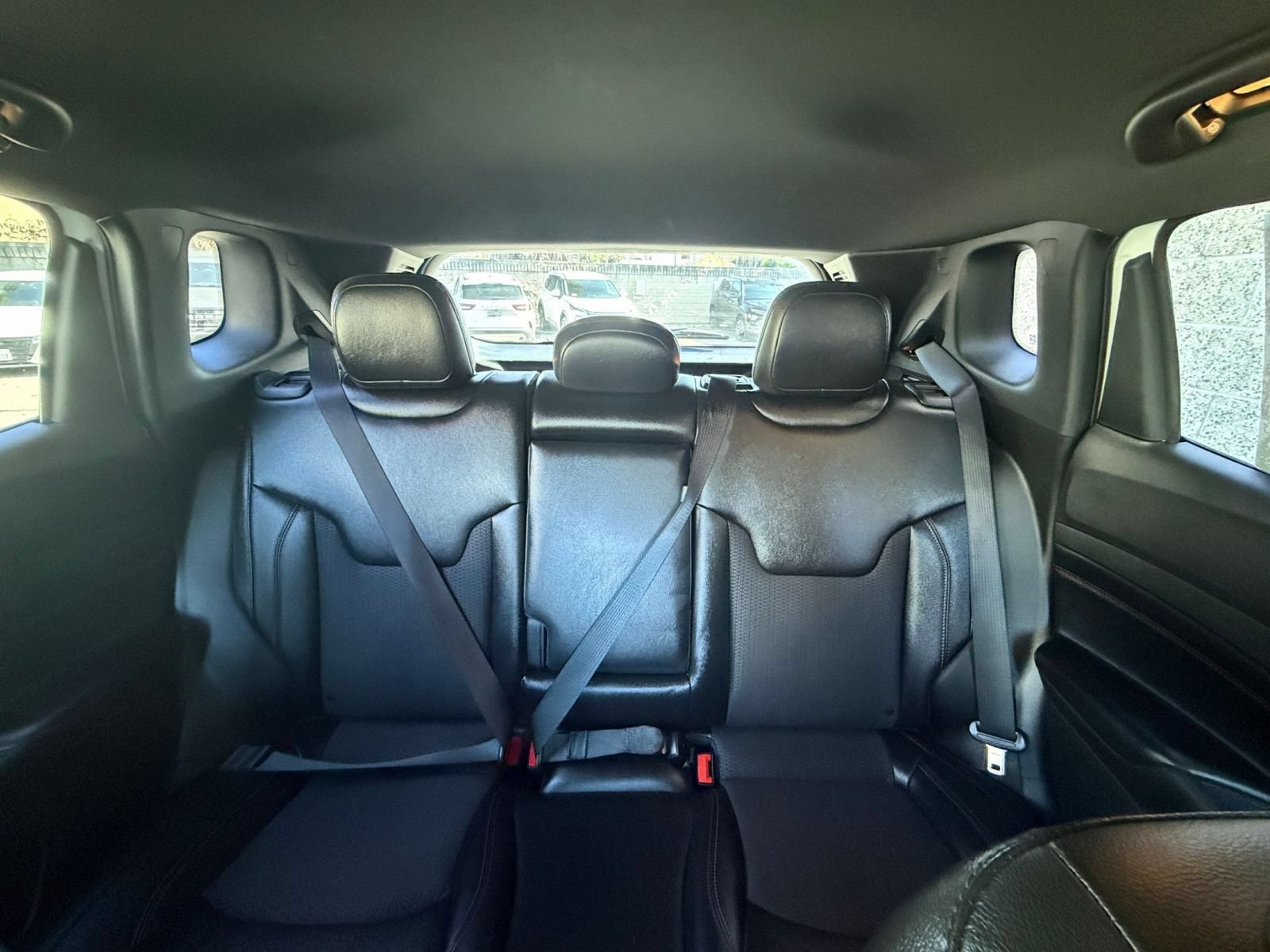 Used 2025 Jeep Compass Trailhawk AWD/4WD image 36