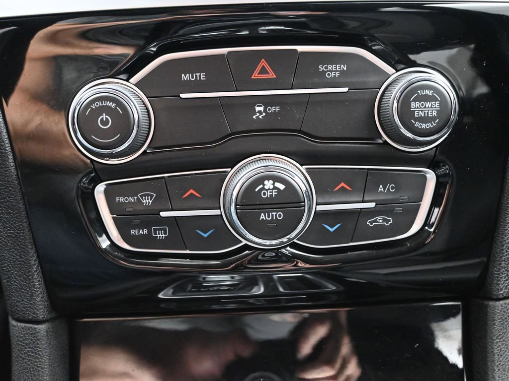 Used 2023 Chrysler 300 Touring w/ Sport Appearance Package image 16